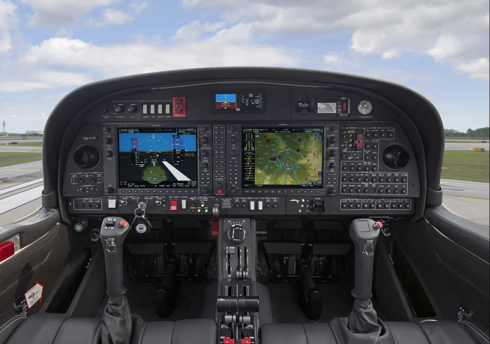 Diamond DA42 avionics